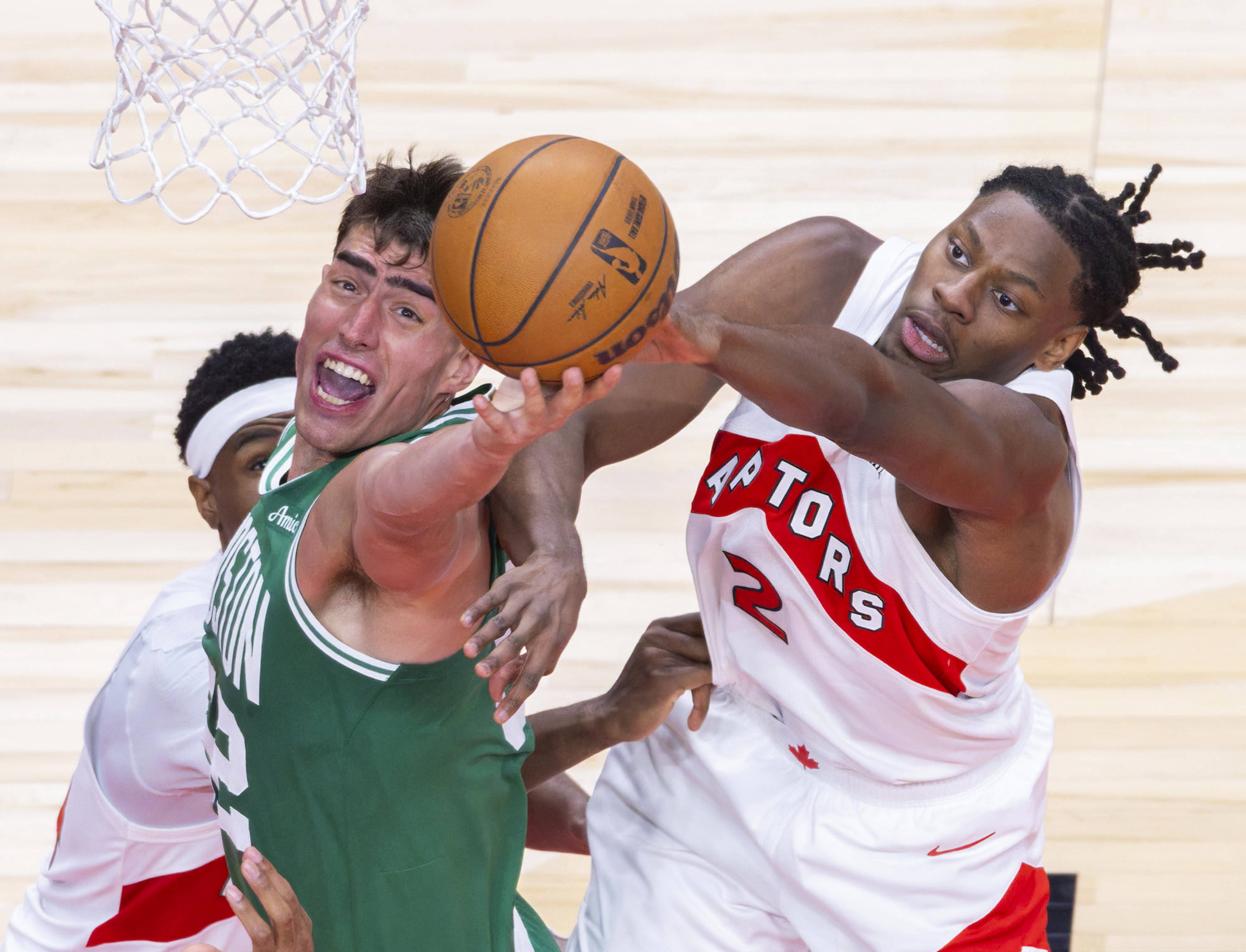 包含布莱顿临场应变备战NBA季后赛金州勇士训练开放日，今夜金州勇士篮板制胜看傻球迷的词条